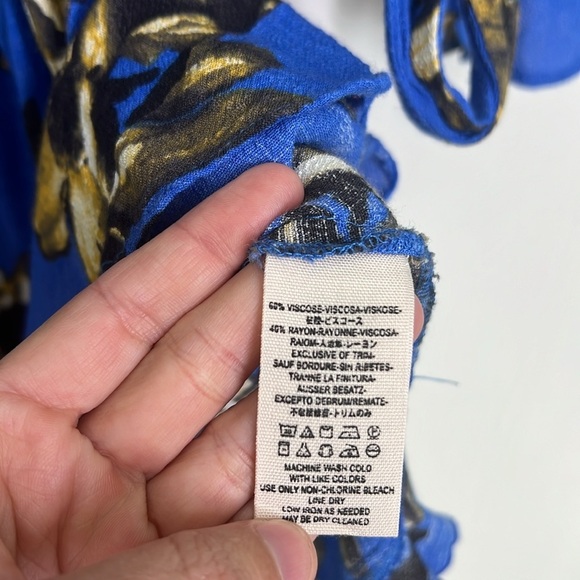 Free People - All The Right Ruffles Bright Blue Floral Short Romper Size Medium - Picture 13 of 13